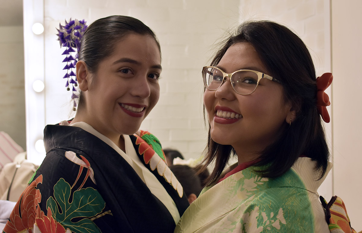 Alumnas de preparatoria en kimono